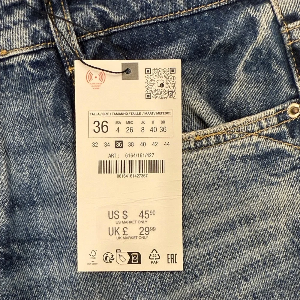 NWT Zara Women's Relaxed Fit Jeans - Picture 3 of 4